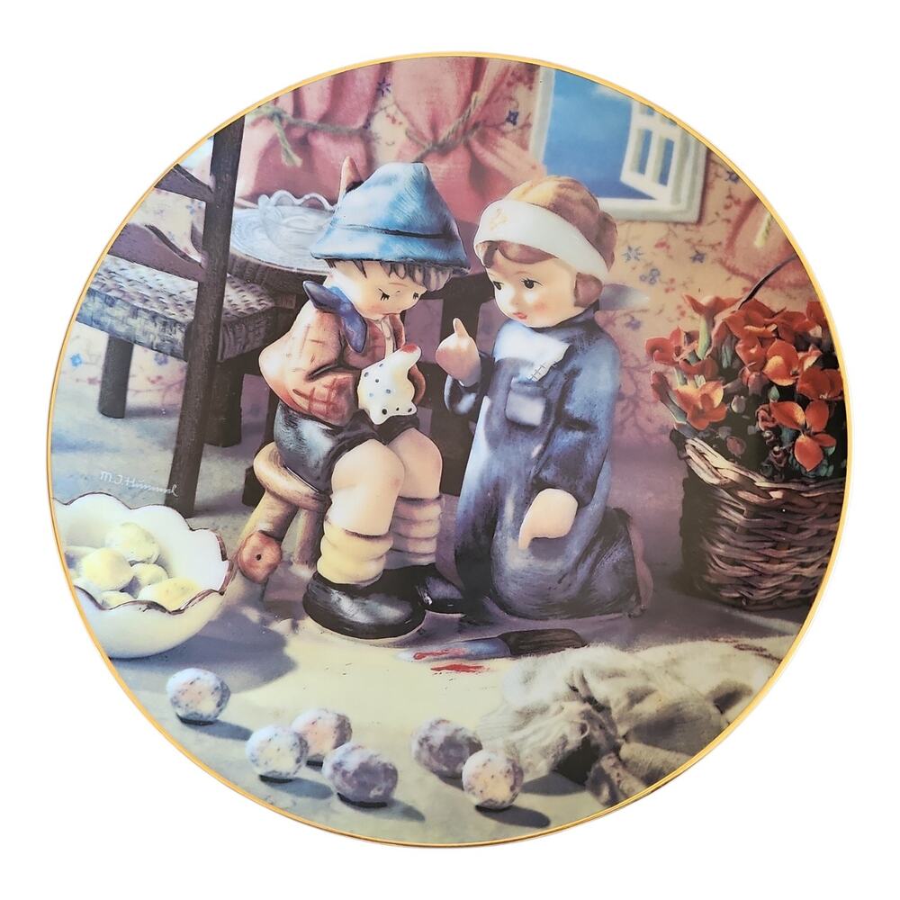 MJ Hummel Little Companion Collector Plate Tender Loving Care I3720 Danbury Mint